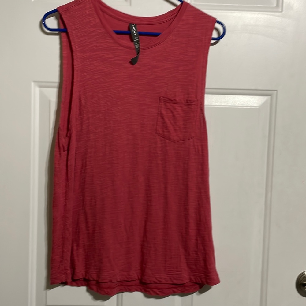 Vuori Like New Sunset Tank Medium Color Sierra/Pinkish Red